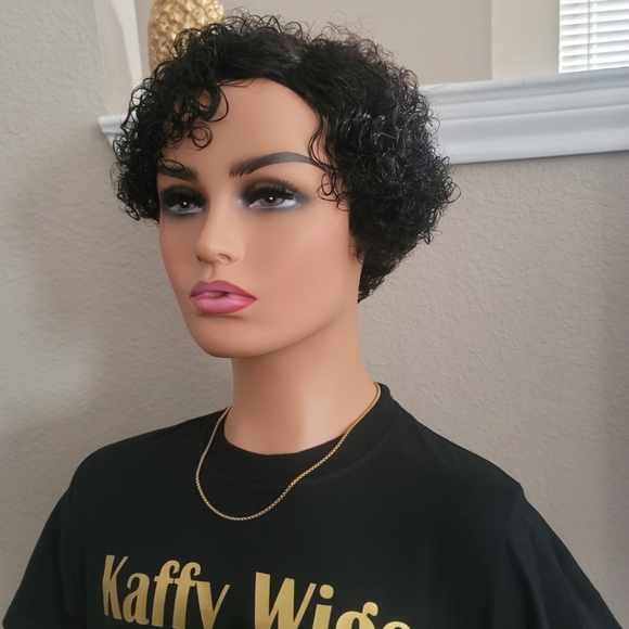Short curly wig - Picture 3 of 3